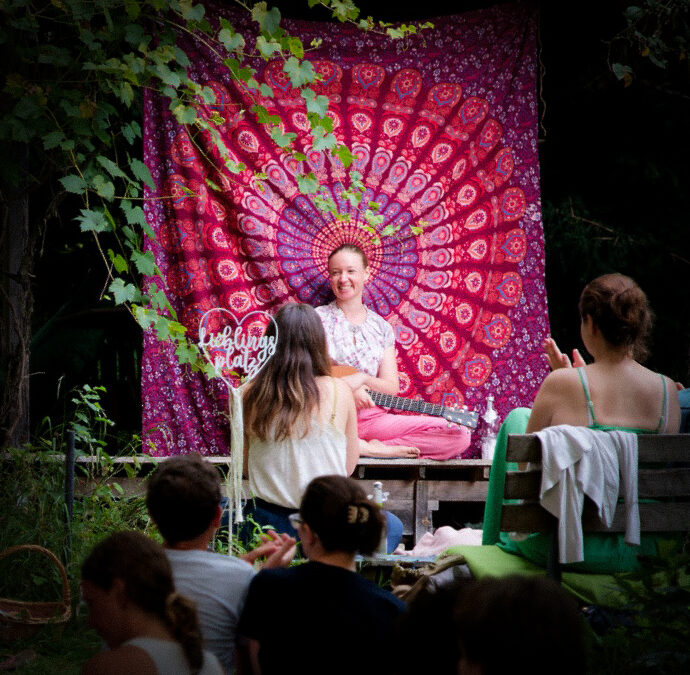 Nikolaus Secondhand Wochenende mit LIVE MUSIK – Tag 1